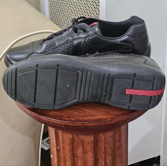 Prada - Picture 4 of 5